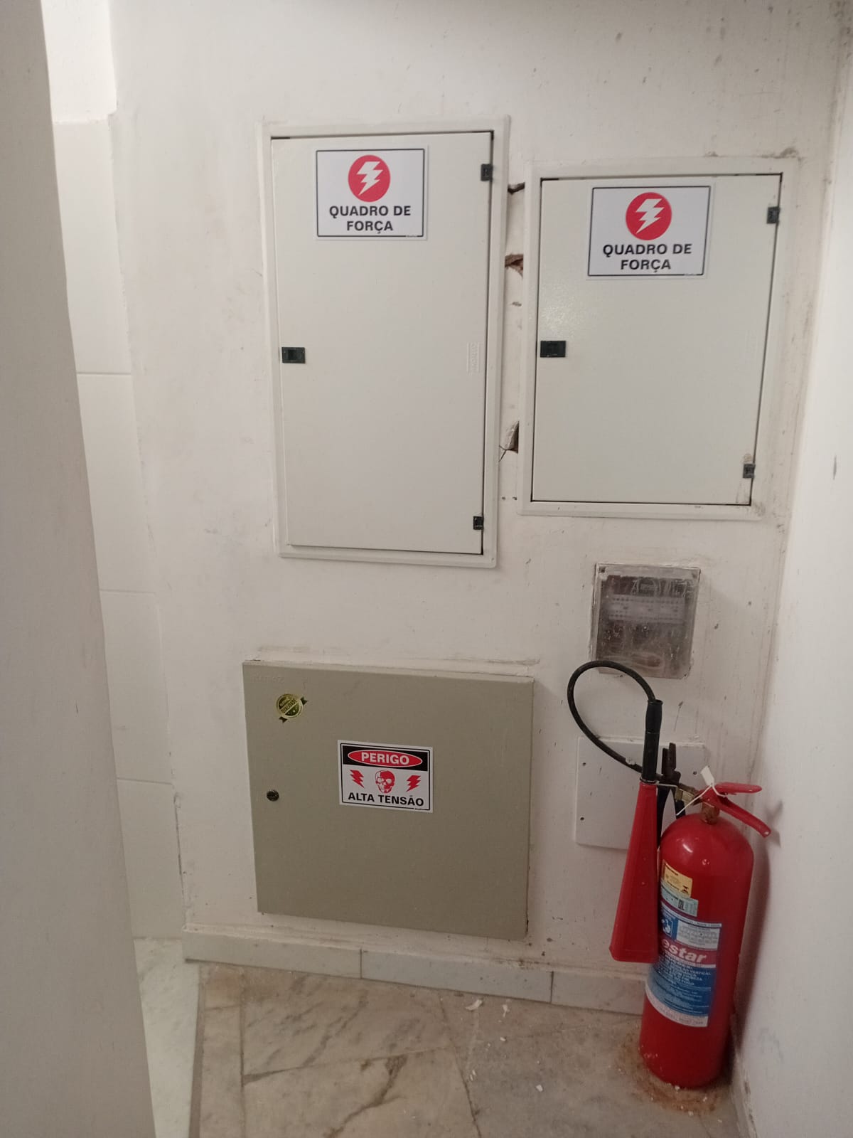 Revisão de quadros elétricos
